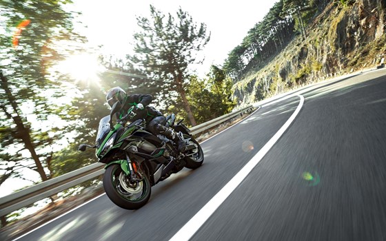 Verleihmotorrad Kawasaki Ninja 1000SX vom Händler Heller & Soltau OHG - Bild 14 Verleihmotorrad Kawasaki Ninja 1000SX vom Händler Heller & Soltau OHG - Bild 14
