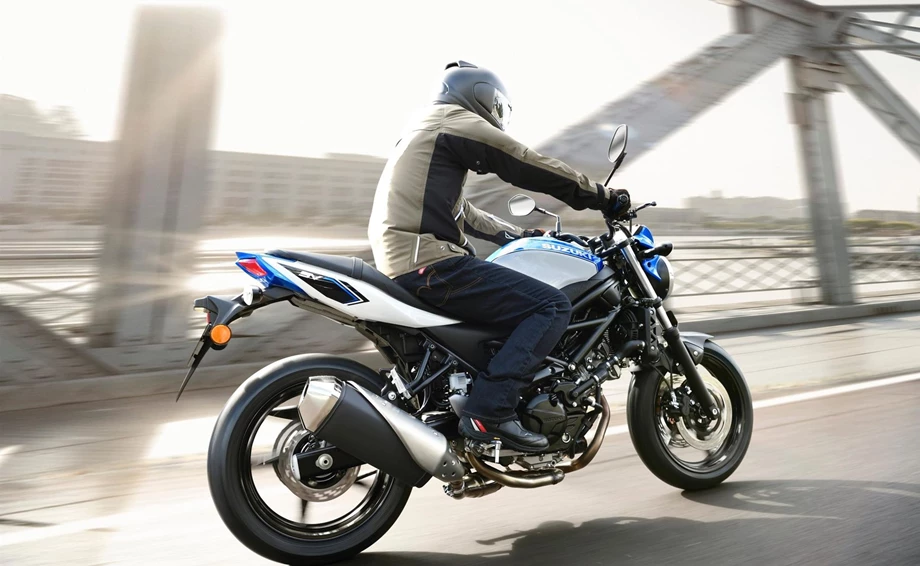Verleihmotorrad Suzuki SV650 vom Händler Stöbe Motorräder Bild 5: Verleihmotorrad Suzuki SV650 vom Händler Stöbe Motorräder