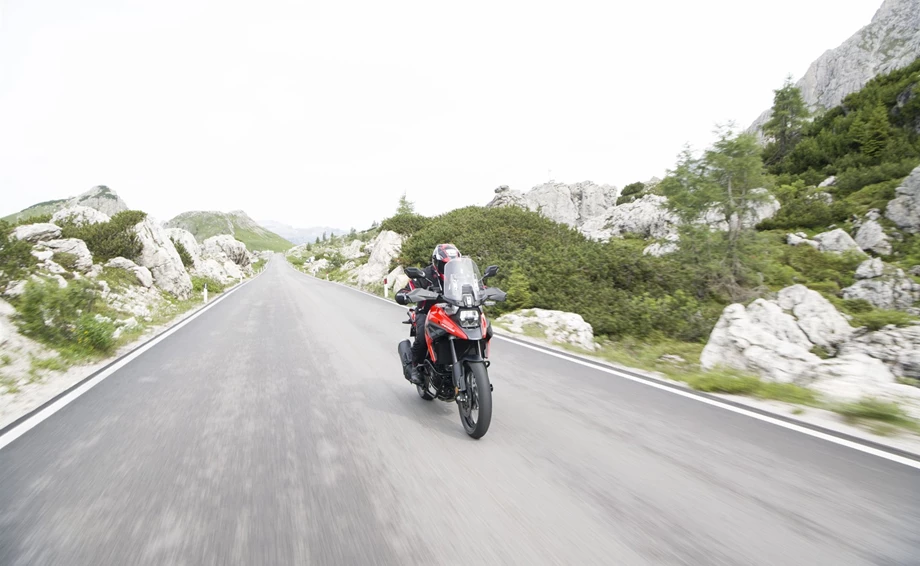 Verleihmotorrad Suzuki V-Strom 1050 XT vom Händler Stöbe Motorräder Bild 12: Verleihmotorrad Suzuki V-Strom 1050 XT vom Händler Stöbe Motorräder