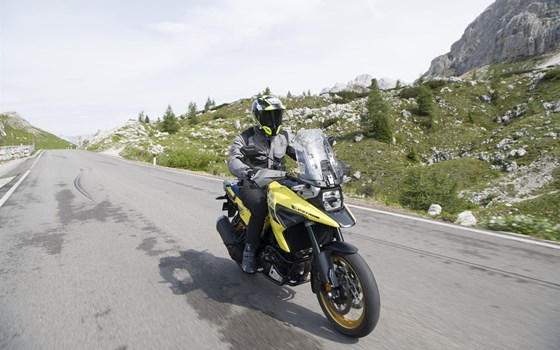 Verleihmotorrad Suzuki V-Strom 1050 XT vom Händler Stöbe Motorräder - Bild 6 Verleihmotorrad Suzuki V-Strom 1050 XT vom Händler Stöbe Motorräder - Bild 6