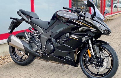 Leihmotorrad Kawasaki Ninja 1100SX