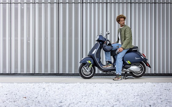 Verleihmotorrad Vespa GTS 300 Super Tech vom Händler Gill Zweirad - Bild 9 Verleihmotorrad Vespa GTS 300 Super Tech vom Händler Gill Zweirad - Bild 9