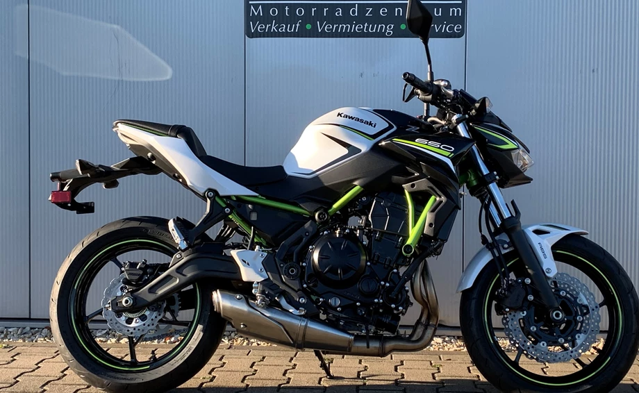 Verleihmotorrad Kawasaki Z650 vom Händler Schneider Motorradzentrum Bild 1: Verleihmotorrad Kawasaki Z650 vom Händler Schneider Motorradzentrum