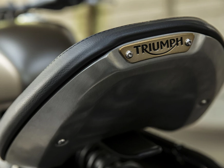 Verleihmotorrad Triumph Bonneville Bobber vom Händler Klingenberger Kehl GbR Bild 21: Verleihmotorrad Triumph Bonneville Bobber vom Händler Klingenberger Kehl GbR