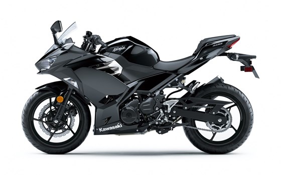 Verleihmotorrad Kawasaki Ninja 400 vom Händler PBT Motorthek Klaer & Schiffer GbR - Bild 3 Verleihmotorrad Kawasaki Ninja 400 vom Händler PBT Motorthek Klaer & Schiffer GbR - Bild 3