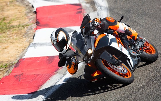 Verleihmotorrad KTM RC 390 vom Händler Bert von Zitzewitz - Bild 2 Verleihmotorrad KTM RC 390 vom Händler Bert von Zitzewitz - Bild 2