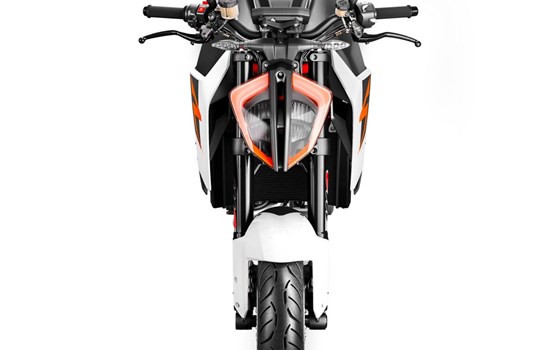 Verleihmotorrad KTM 1290 Super Duke R vom Händler Bert von Zitzewitz - Bild 16 Verleihmotorrad KTM 1290 Super Duke R vom Händler Bert von Zitzewitz - Bild 16