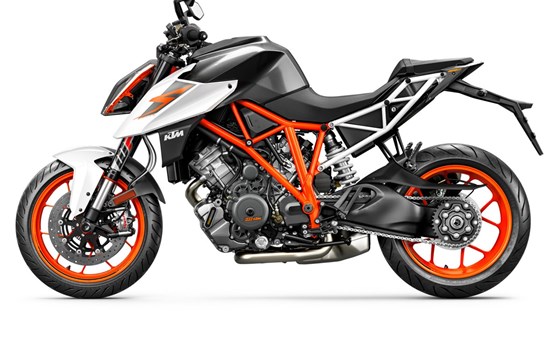 Verleihmotorrad KTM 1290 Super Duke R vom Händler Bert von Zitzewitz - Bild 25 Verleihmotorrad KTM 1290 Super Duke R vom Händler Bert von Zitzewitz - Bild 25