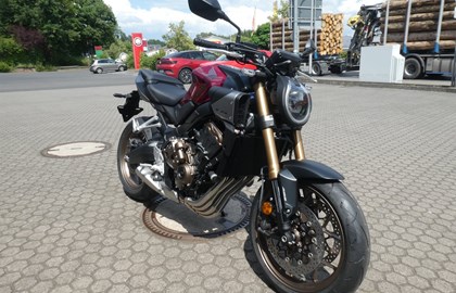 Leihmotorrad Honda CB650R E-Clutch