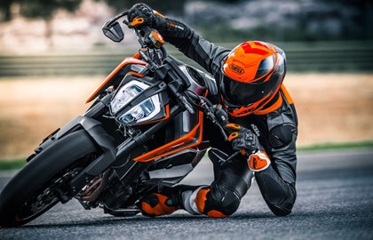 Leihmotorrad KTM 790 Duke