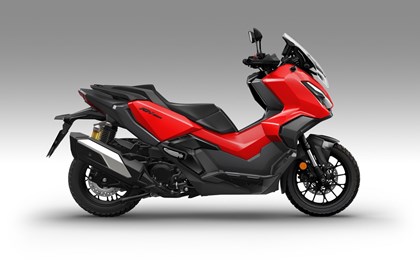 Leihmotorrad Honda ADV350