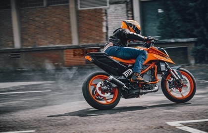 Leihmotorrad KTM 390 Duke Leihmotorrad KTM 390 Duke