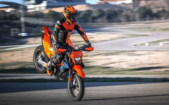 Verleihmotorrad KTM 690 SMC R vom Händler Auto-Leebmann GmbH - Bild 2