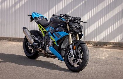 Leihmotorrad BMW S 1000 R