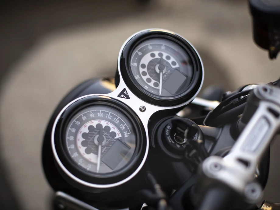 Verleihmotorrad Triumph Speed Twin 1200 vom Händler Klingenberger Kehl GbR Bild 7: Verleihmotorrad Triumph Speed Twin 1200 vom Händler Klingenberger Kehl GbR