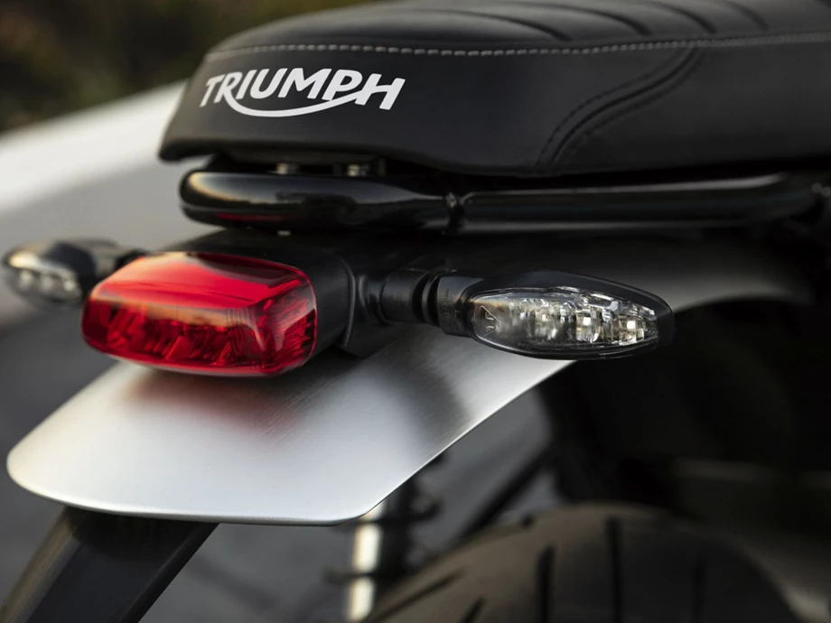 Verleihmotorrad Triumph Speed Twin 1200 vom Händler Klingenberger Kehl GbR Bild 9: Verleihmotorrad Triumph Speed Twin 1200 vom Händler Klingenberger Kehl GbR