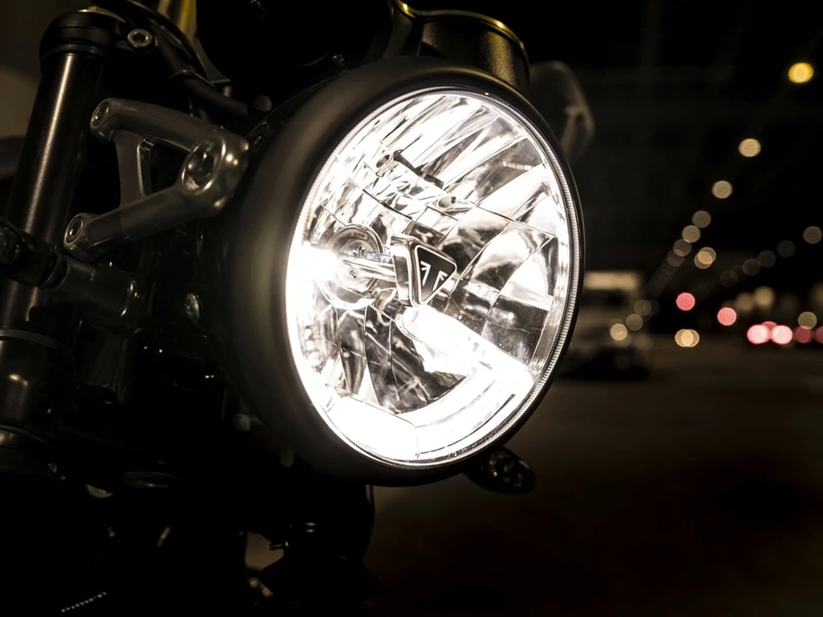 Verleihmotorrad Triumph Speed Twin 1200 vom Händler Klingenberger Kehl GbR Bild 11: Verleihmotorrad Triumph Speed Twin 1200 vom Händler Klingenberger Kehl GbR