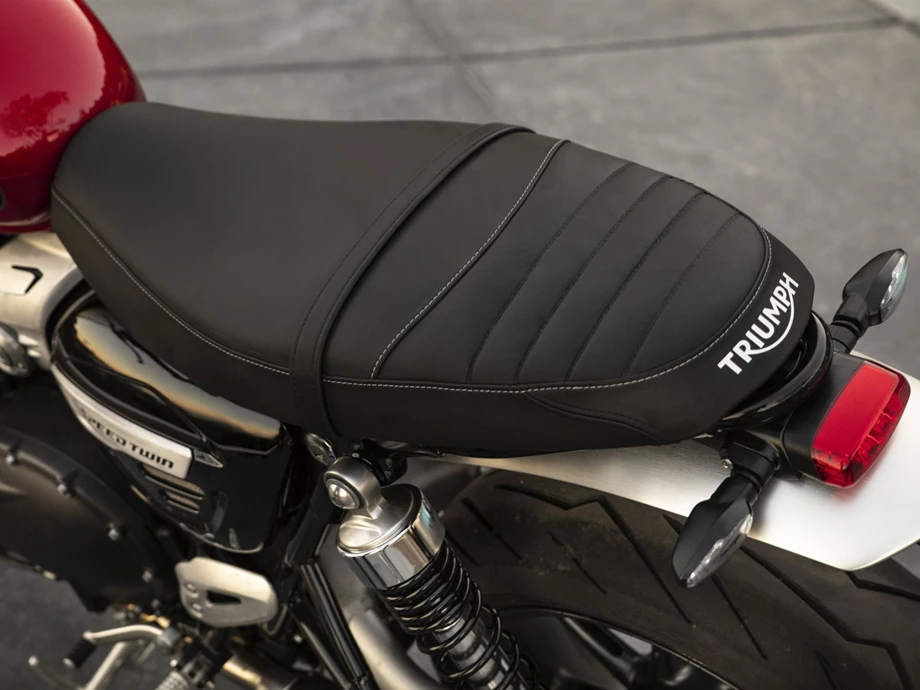 Verleihmotorrad Triumph Speed Twin 1200 vom Händler Klingenberger Kehl GbR Bild 13: Verleihmotorrad Triumph Speed Twin 1200 vom Händler Klingenberger Kehl GbR