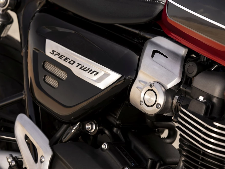 Verleihmotorrad Triumph Speed Twin 1200 vom Händler Klingenberger Kehl GbR Bild 14: Verleihmotorrad Triumph Speed Twin 1200 vom Händler Klingenberger Kehl GbR
