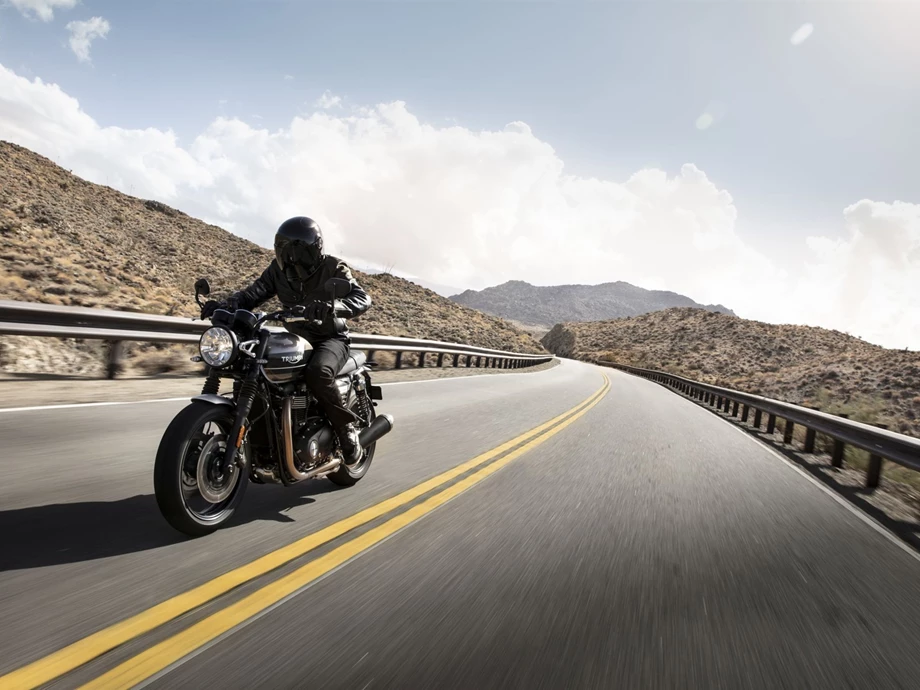 Verleihmotorrad Triumph Speed Twin 1200 vom Händler Klingenberger Kehl GbR Bild 19: Verleihmotorrad Triumph Speed Twin 1200 vom Händler Klingenberger Kehl GbR