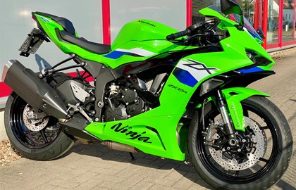 Leihmotorrad Kawasaki Ninja ZX-6R 636