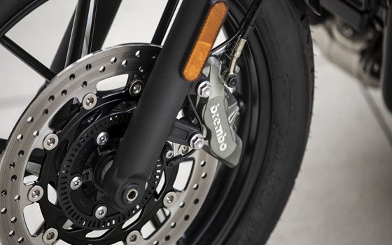 Verleihmotorrad Triumph Speed Twin 900 vom Händler Q-Bike Technik GmbH - Bild 10 Verleihmotorrad Triumph Speed Twin 900 vom Händler Q-Bike Technik GmbH - Bild 10
