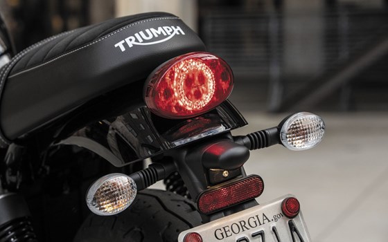 Verleihmotorrad Triumph Speed Twin 900 vom Händler Q-Bike Technik GmbH - Bild 22 Verleihmotorrad Triumph Speed Twin 900 vom Händler Q-Bike Technik GmbH - Bild 22