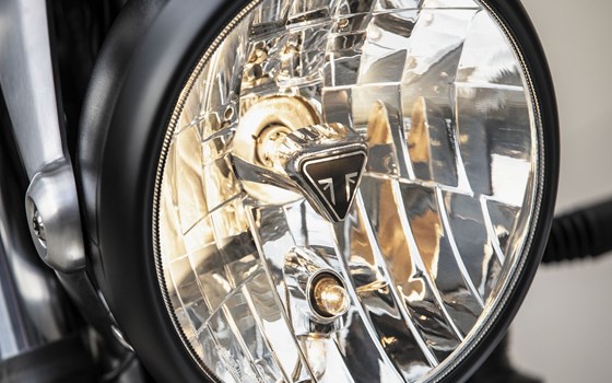 Verleihmotorrad Triumph Speed Twin 900 vom Händler Q-Bike Technik GmbH - Bild 28 Verleihmotorrad Triumph Speed Twin 900 vom Händler Q-Bike Technik GmbH - Bild 28