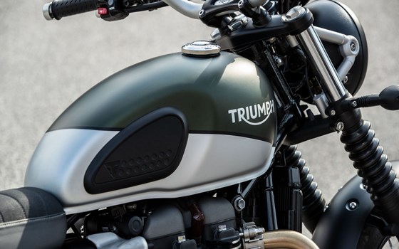 Verleihmotorrad Triumph Scrambler 900 vom Händler Q-Bike Technik GmbH - Bild 10 Verleihmotorrad Triumph Scrambler 900 vom Händler Q-Bike Technik GmbH - Bild 10