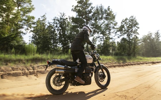 Verleihmotorrad Triumph Scrambler 900 vom Händler Q-Bike Technik GmbH - Bild 15 Verleihmotorrad Triumph Scrambler 900 vom Händler Q-Bike Technik GmbH - Bild 15