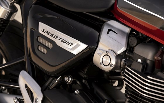 Verleihmotorrad Triumph Speed Twin 1200 vom Händler Q-Bike Technik GmbH - Bild 18 Verleihmotorrad Triumph Speed Twin 1200 vom Händler Q-Bike Technik GmbH - Bild 18