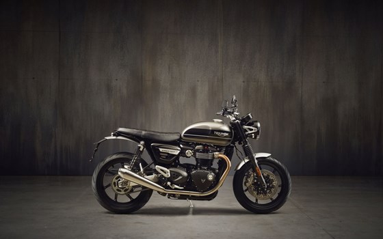 Verleihmotorrad Triumph Speed Twin 1200 vom Händler Q-Bike Technik GmbH - Bild 22 Verleihmotorrad Triumph Speed Twin 1200 vom Händler Q-Bike Technik GmbH - Bild 22