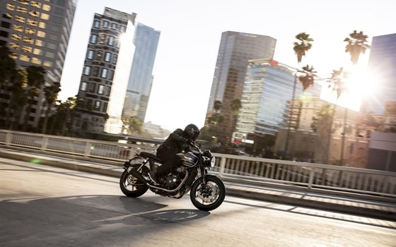 Verleihmotorrad Triumph Speed Twin 1200 vom Händler Q-Bike Technik GmbH - Bild 24 Verleihmotorrad Triumph Speed Twin 1200 vom Händler Q-Bike Technik GmbH - Bild 24