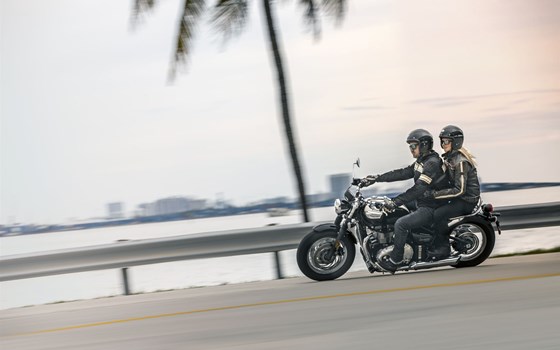Verleihmotorrad Triumph Bonneville Speedmaster vom Händler Q-Bike Technik GmbH - Bild 12 Verleihmotorrad Triumph Bonneville Speedmaster vom Händler Q-Bike Technik GmbH - Bild 12