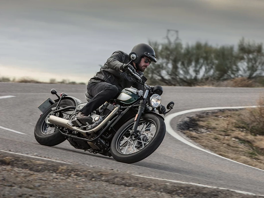 Verleihmotorrad Triumph Bonneville Bobber vom Händler Motorradhaus Borchardt Bild 1: Verleihmotorrad Triumph Bonneville Bobber vom Händler Motorradhaus Borchardt