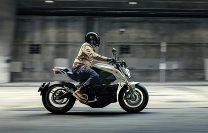 Leihmotorrad Zero SR/F Leihmotorrad Zero SR/F
