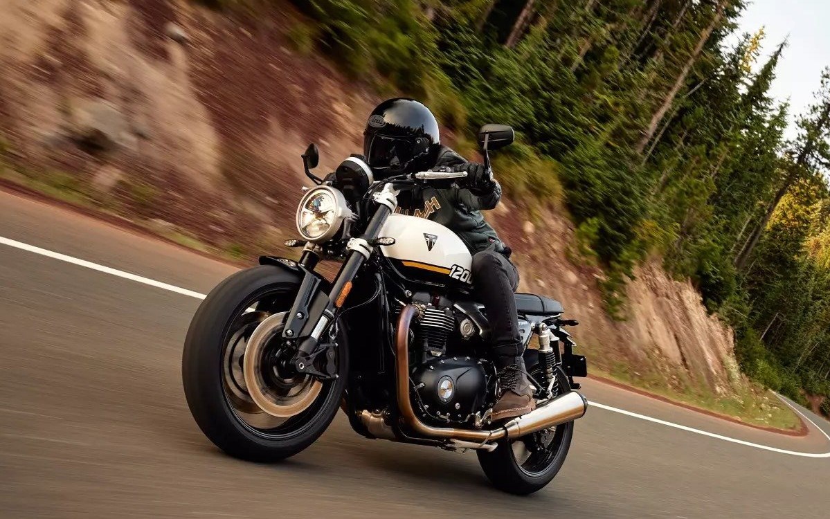 Verleihmotorrad Triumph Speed Twin 1200 vom Händler hmf Motorräder GmbH