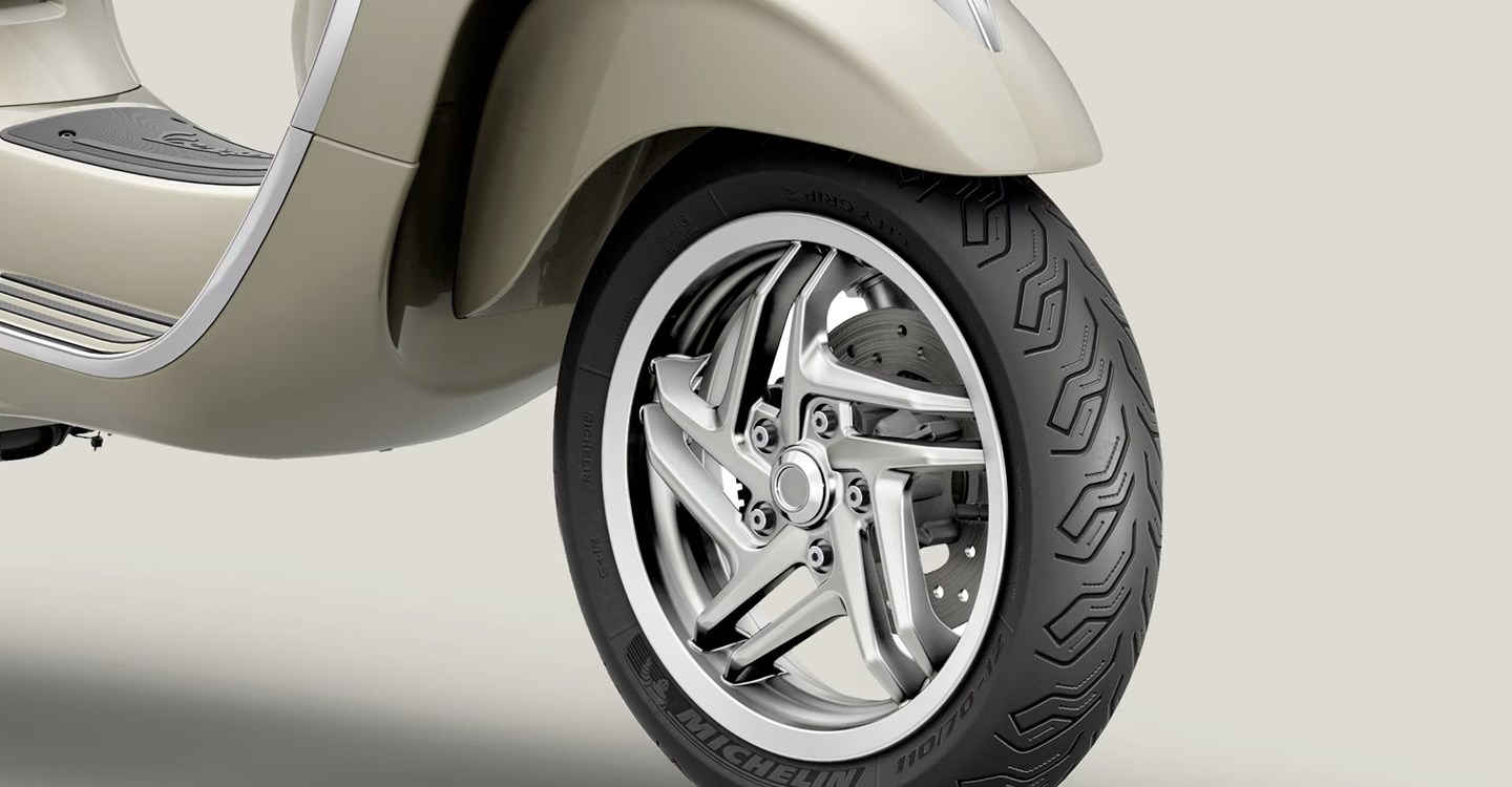 Verleihmotorrad Vespa Primavera 50 vom Händler hmf Motorräder GmbH