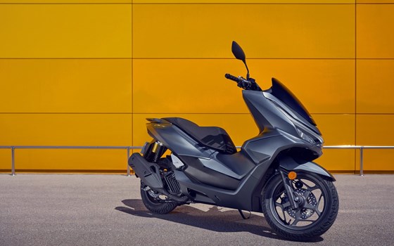 Verleihmotorrad Honda PCX125 DX vom Händler Andreas Schmidinger e.U. - Bild 4 Verleihmotorrad Honda PCX125 DX vom Händler Andreas Schmidinger e.U. - Bild 4