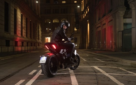 Verleihmotorrad Ducati Diavel 1260 S vom Händler Moto 77 AG - Bild 10 Verleihmotorrad Ducati Diavel 1260 S vom Händler Moto 77 AG - Bild 10