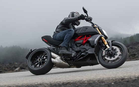 Verleihmotorrad Ducati Diavel 1260 S vom Händler Moto 77 AG - Bild 12 Verleihmotorrad Ducati Diavel 1260 S vom Händler Moto 77 AG - Bild 12