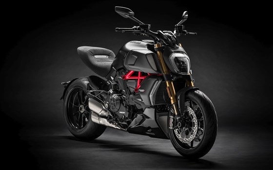 Verleihmotorrad Ducati Diavel 1260 S vom Händler Moto 77 AG - Bild 18 Verleihmotorrad Ducati Diavel 1260 S vom Händler Moto 77 AG - Bild 18