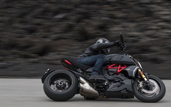 Verleihmotorrad Ducati Diavel 1260 S vom Händler Moto 77 AG - Bild 21 Verleihmotorrad Ducati Diavel 1260 S vom Händler Moto 77 AG - Bild 21