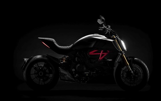 Verleihmotorrad Ducati Diavel 1260 S vom Händler Moto 77 AG - Bild 28 Verleihmotorrad Ducati Diavel 1260 S vom Händler Moto 77 AG - Bild 28