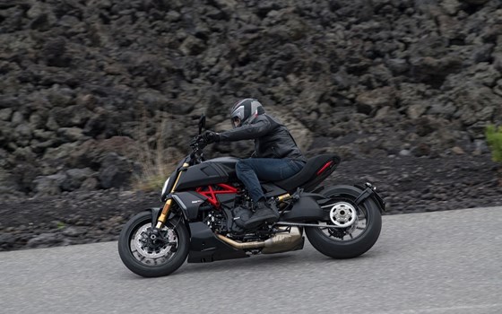 Verleihmotorrad Ducati Diavel 1260 S vom Händler Moto 77 AG - Bild 3 Verleihmotorrad Ducati Diavel 1260 S vom Händler Moto 77 AG - Bild 3