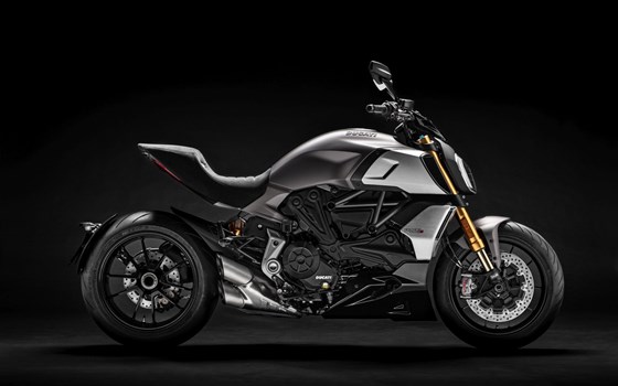 Verleihmotorrad Ducati Diavel 1260 S vom Händler Moto 77 AG - Bild 5 Verleihmotorrad Ducati Diavel 1260 S vom Händler Moto 77 AG - Bild 5