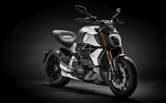 Verleihmotorrad Ducati Diavel 1260 S vom Händler Moto 77 AG - Bild 7 Verleihmotorrad Ducati Diavel 1260 S vom Händler Moto 77 AG - Bild 7