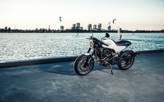 Verleihmotorrad Husqvarna Vitpilen 401 vom Händler MML-Bikes - Bild 8 Verleihmotorrad Husqvarna Vitpilen 401 vom Händler MML-Bikes - Bild 8
