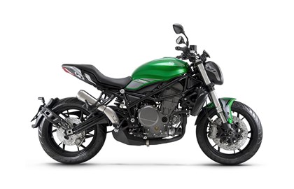 Leihmotorrad Benelli 752 S