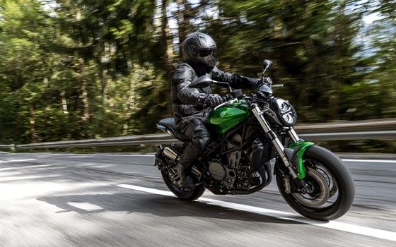 Verleihmotorrad Benelli 752 S vom Händler Auto und Motorrad Sturm - Bild 5 Verleihmotorrad Benelli 752 S vom Händler Auto und Motorrad Sturm - Bild 5